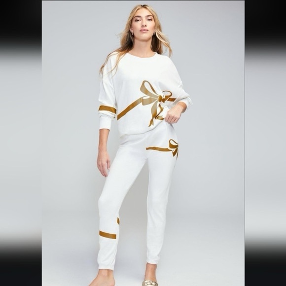 Wildfox Pants - NWT Wildfox “Open Me First” Vanilla Joggers size XS